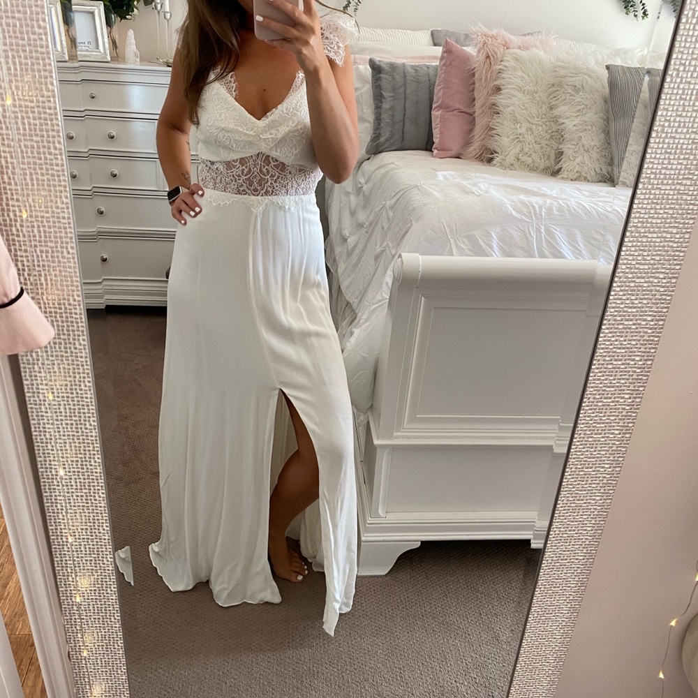 NWT Cream Lace Maxi Dress w/ Delicate Cap Sleeves
